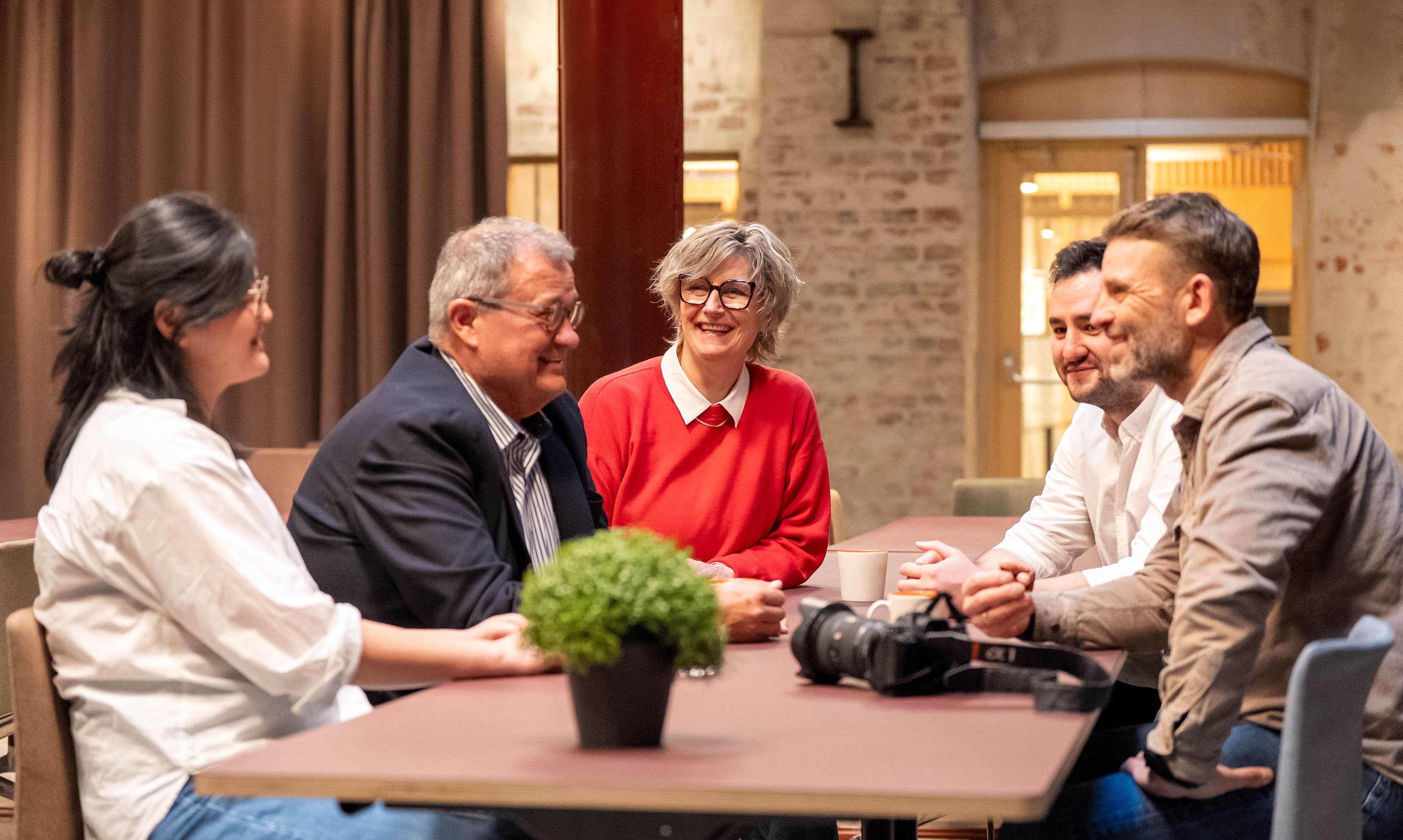 NTB colleagues sitting and chatting
